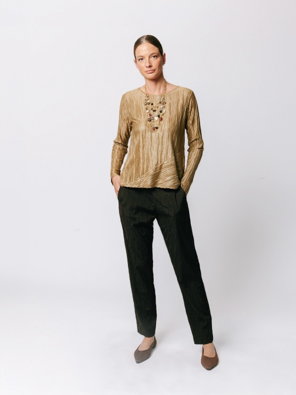 Boxy T-shirt in Laminated Pleats with Diagonal Cut