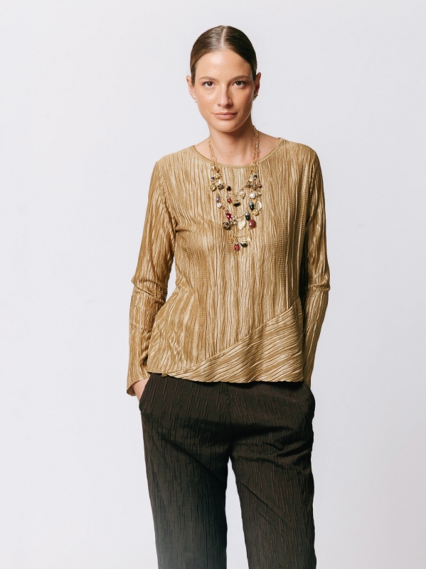 Boxy T-shirt in Laminated Pleats with Diagonal Cut