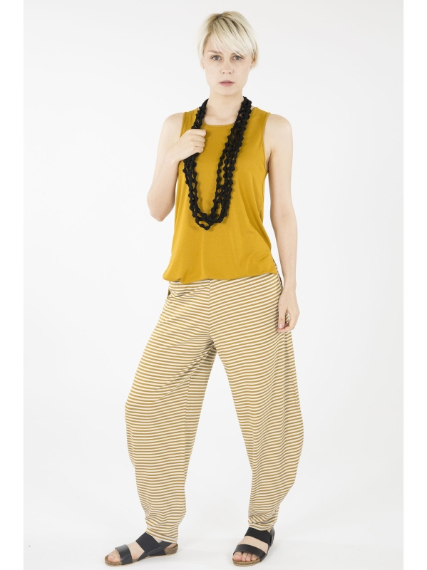 Pantalone rigato con gamba ampia