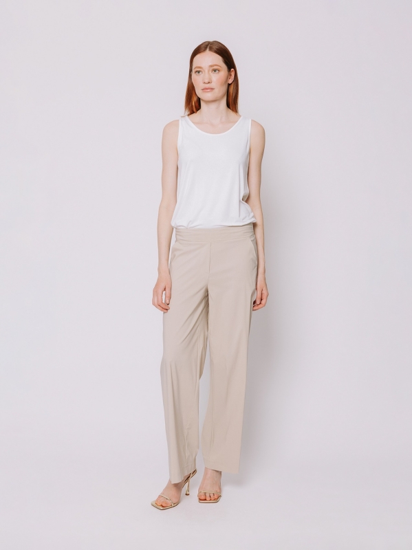Pantalone ampio con tasche