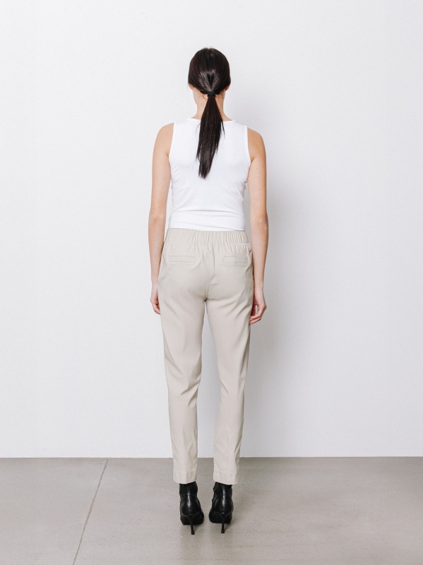 Pantaloni a sigaretta