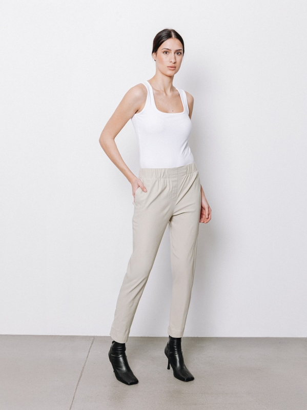 Pantaloni a sigaretta