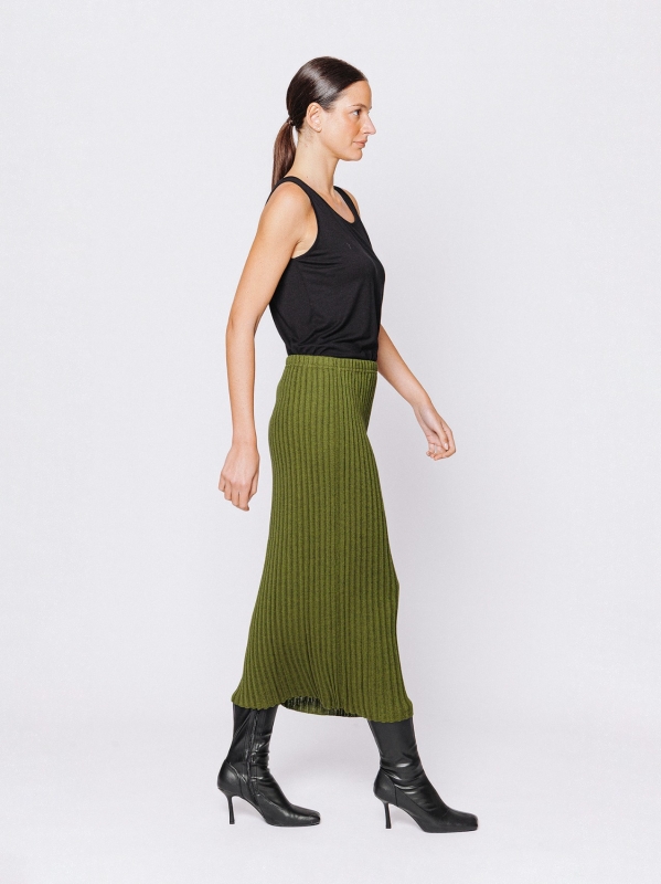 Gonna in lana a costine verticali