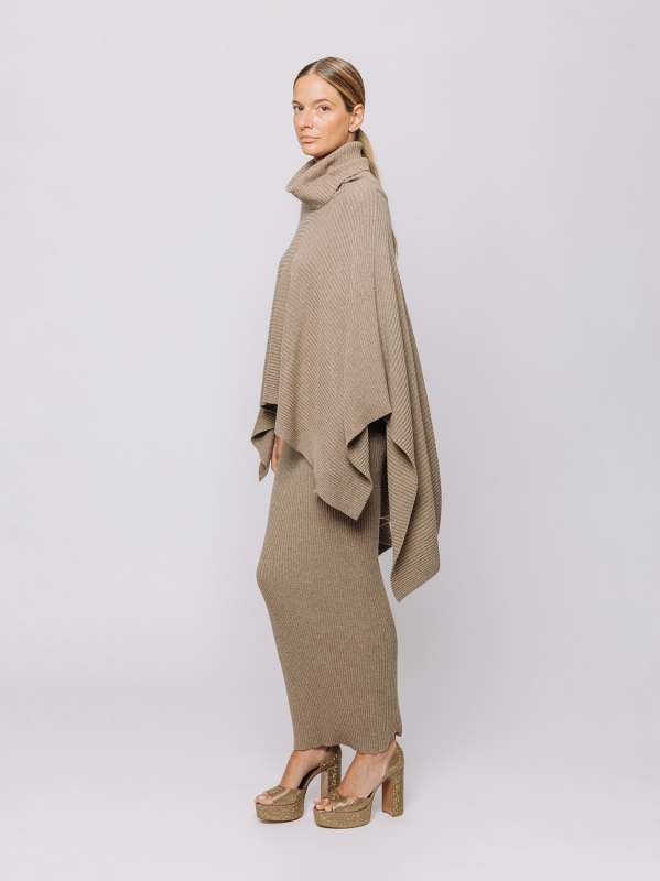 Maxi poncho in lana merino