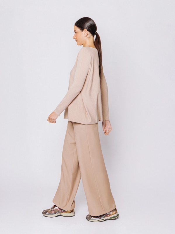 Maglia in viscosa con scollo rotondo