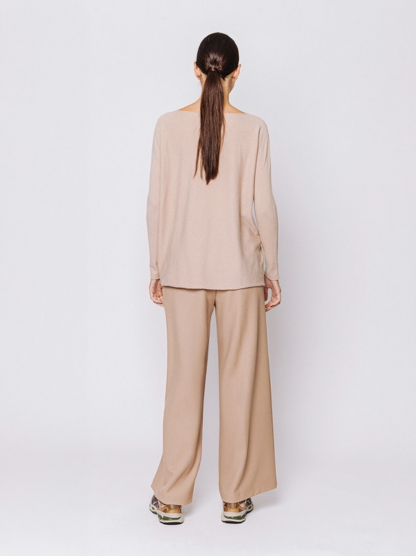 Maglia in viscosa con scollo rotondo