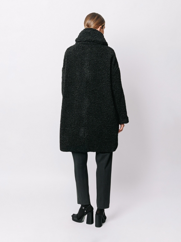 Cappotto in ecofur con lavorazione bouclé