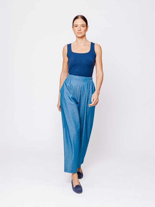 Baggy trousers in chambray jeans