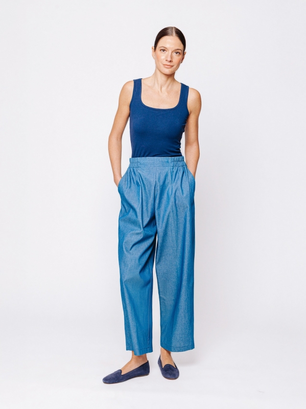 Baggy trousers in chambray jeans