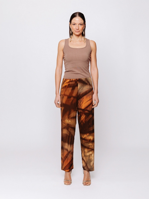 Pantalone Affusolato in Viscosa Stampata “Terre in Movimento”