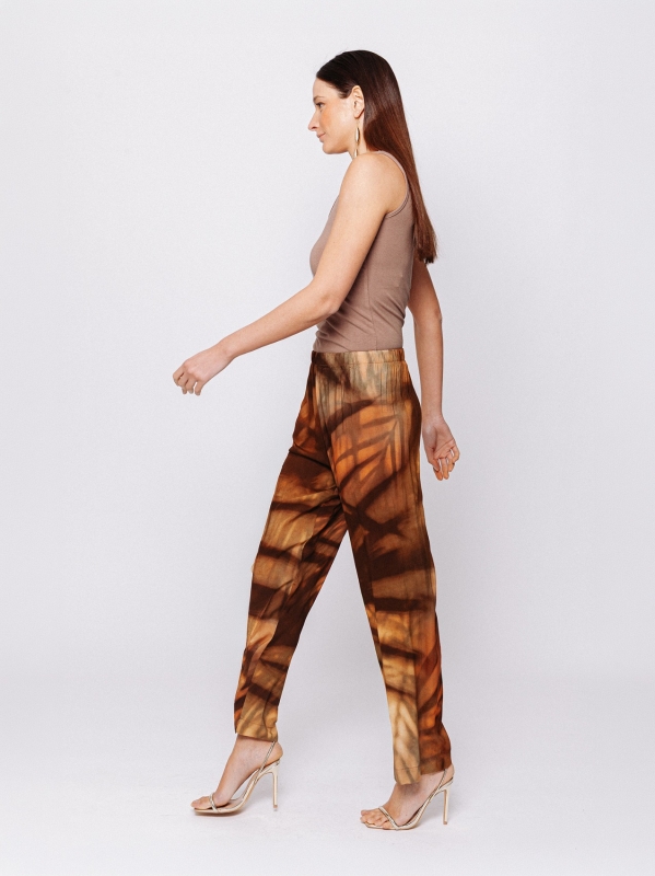 Pantalone Affusolato in Viscosa Stampata “Terre in Movimento”