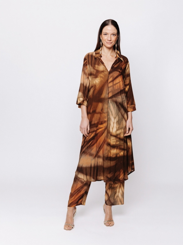 Abito Lungo Fluido in Viscosa Stampata “Terre in Movimento”