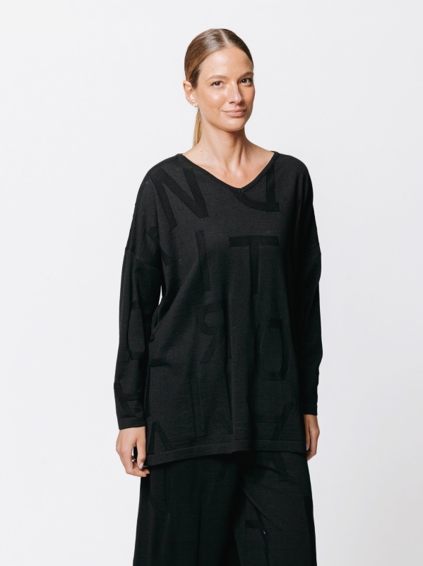 Oversize sweater in Jacquard Lettering