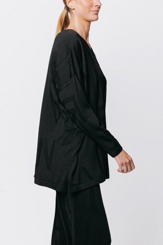 Oversize sweater in Jacquard Lettering