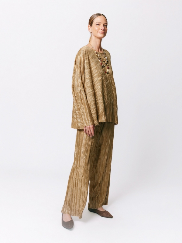 Oversized T-shirt in Laminated Pleats with Diagonal Cut