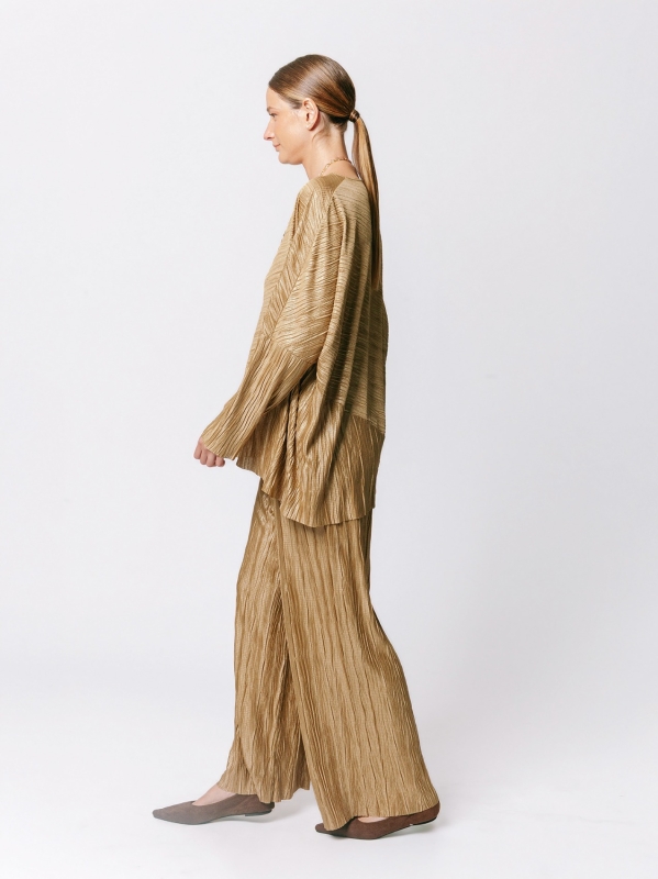 Oversized T-shirt in Laminated Pleats with Diagonal Cut