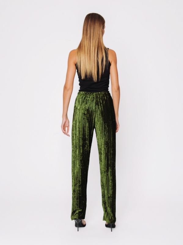 Pantalone affusolato in velluto plissé